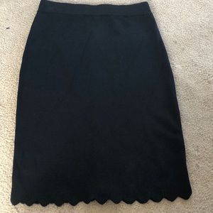 Black Stretchy Scallop Bottom Skirt